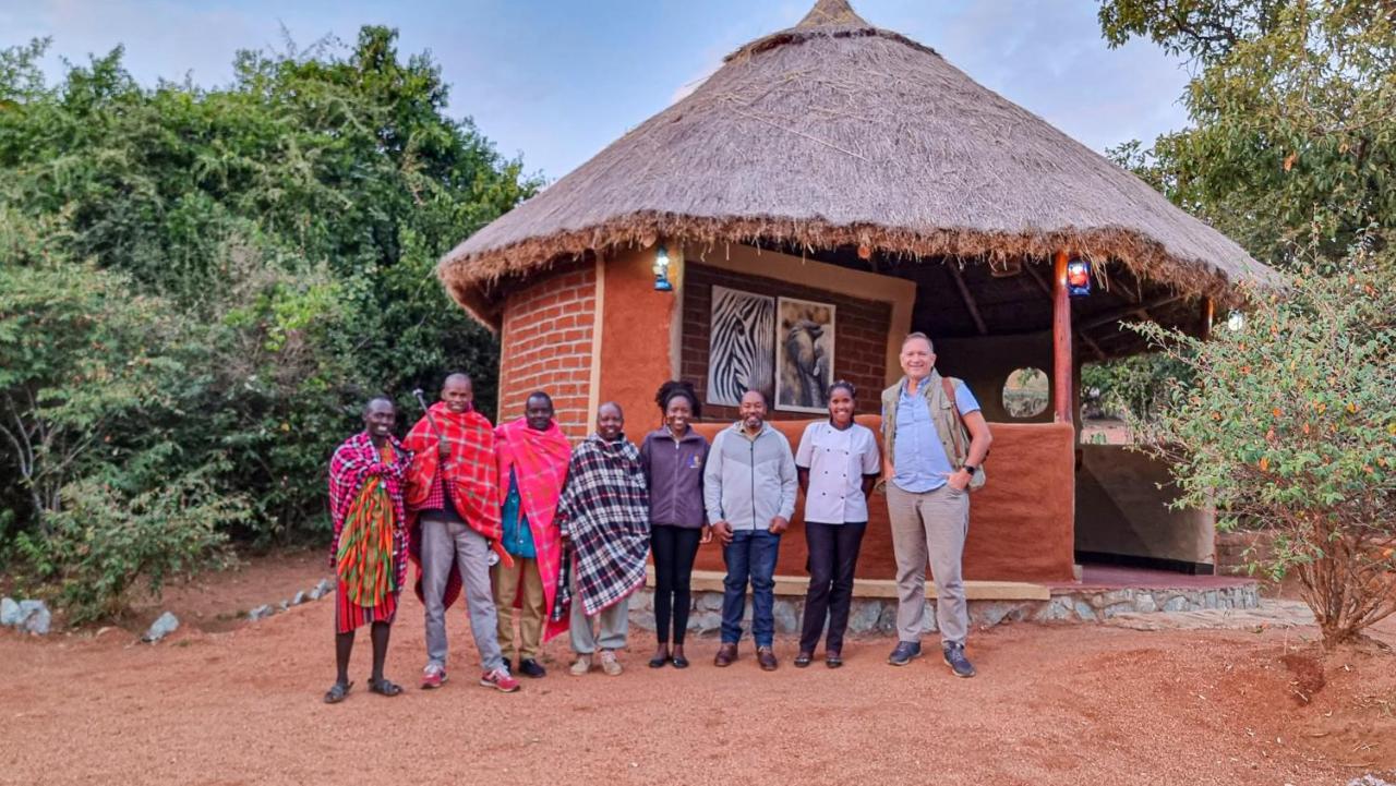 Africa Safari Maasai Boma Camping Serengeti Exterior foto