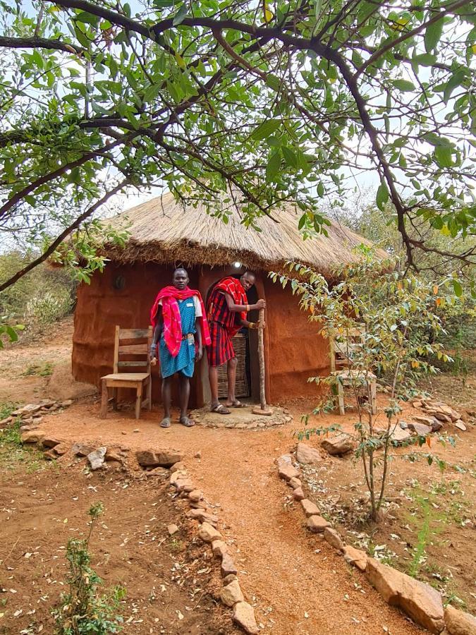 Africa Safari Maasai Boma Camping Serengeti Exterior foto